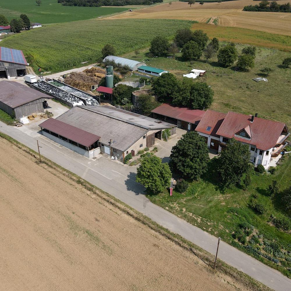 Seit über 20 Jahren bewirtschaftet Familie Schmider ihren Betrieb mit 75 Hektar Fläche bio-dynamisch.