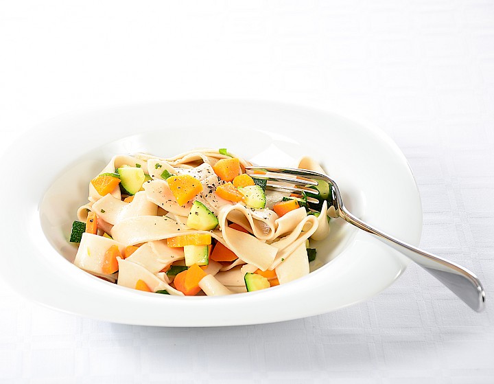 Rezept Dinkelbandnudeln in Gemüsesauce
