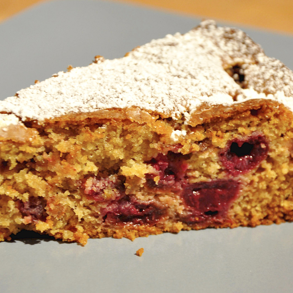 Einkornkuchen mit Kirschen