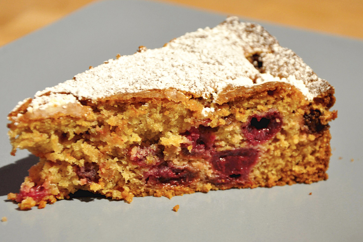 Einkornkuchen mit Kirschen