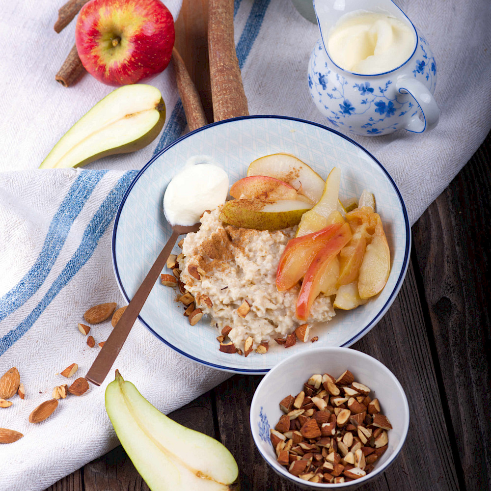 Porridge mit Apfel-Birnen-Kompott