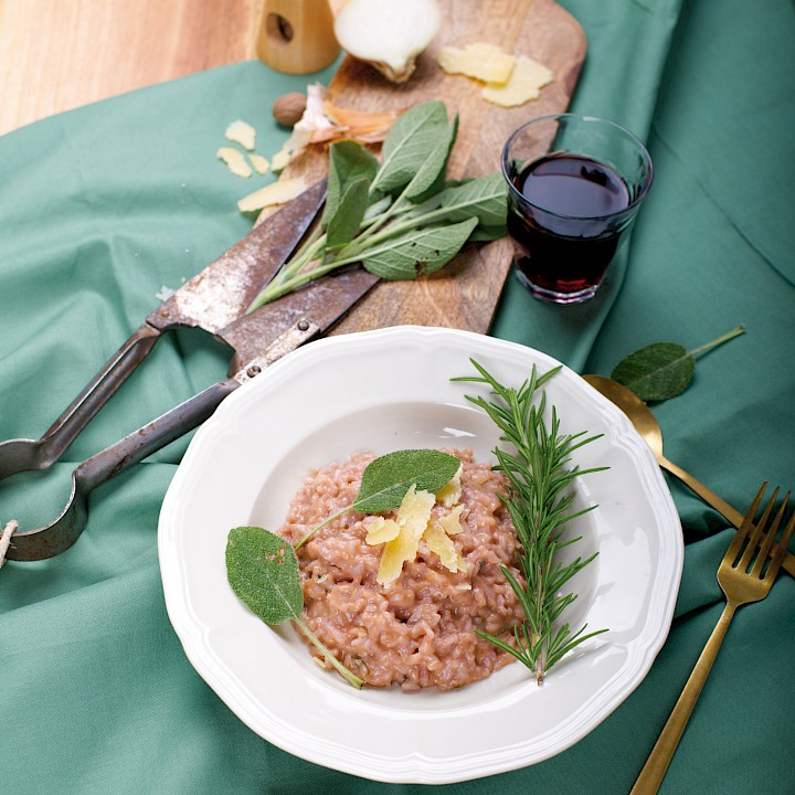 Risotto al Barbera, Risotto mit Rotwein und Salbei