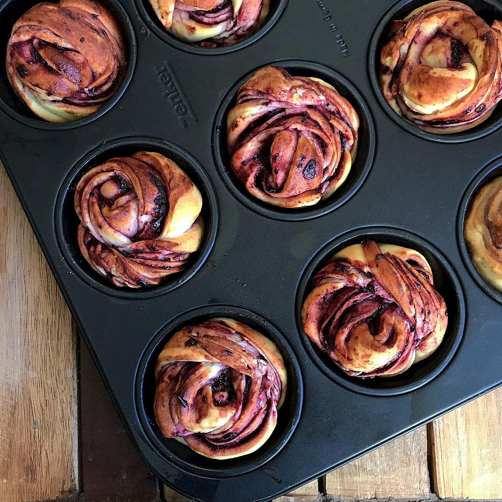 Kanelbullar mit Blaubeerfüllung
