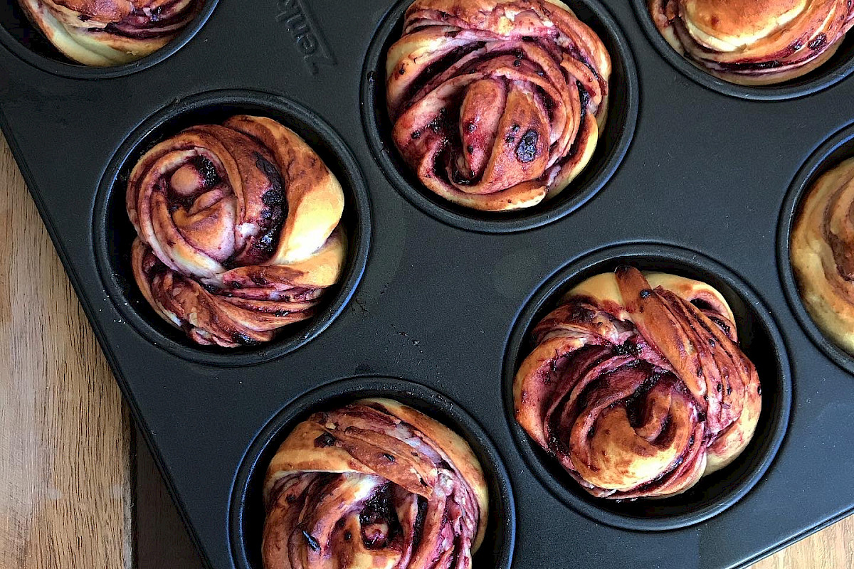 Kanelbullar mit Blaubeerfüllung