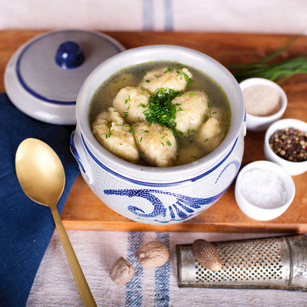 Grießklößchensuppe nach Oma Gudrun