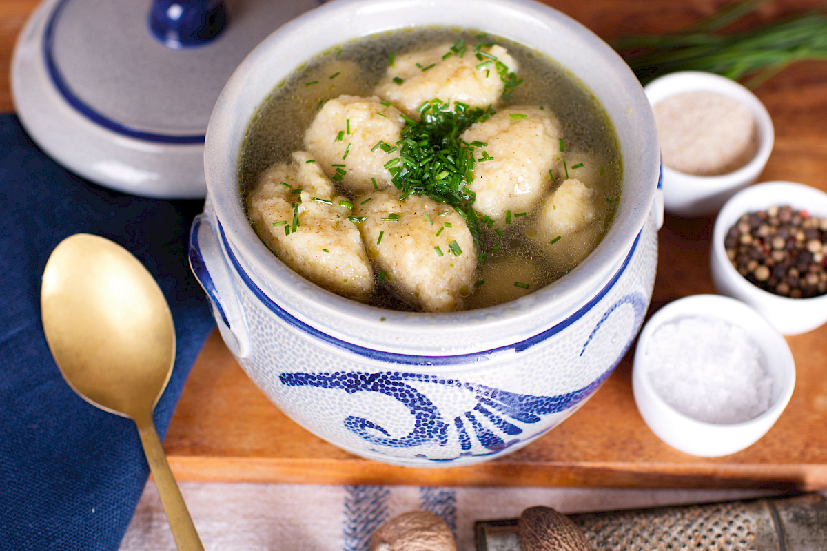 Grießklößchensuppe nach Oma Gudrun