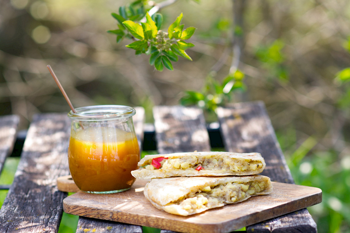 Aloo Paratha mit Mango-Chutney