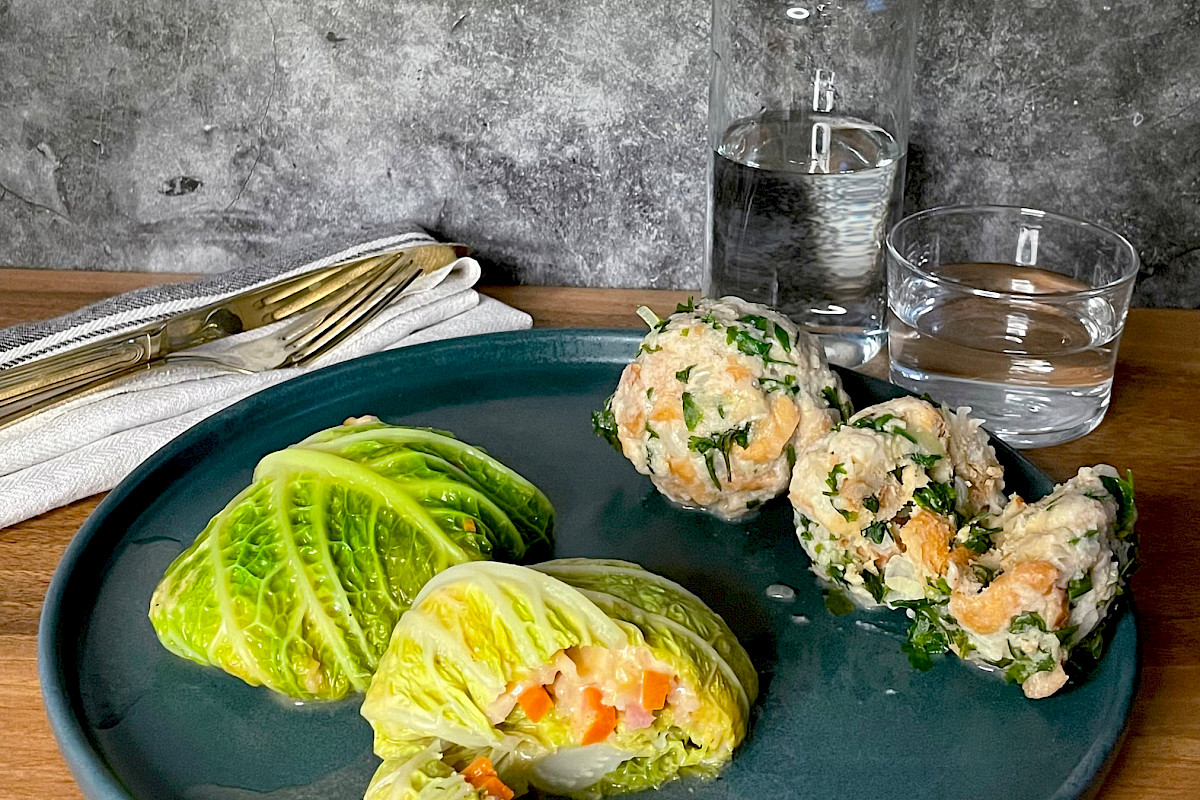 Kohlrouladen mit Semmelknödel