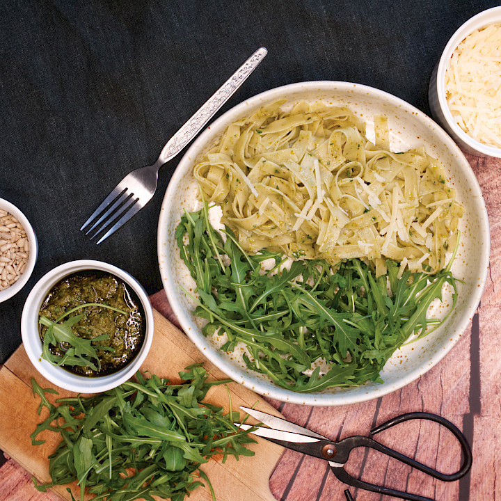 Bandnudeln mit Rucola-Pesto
