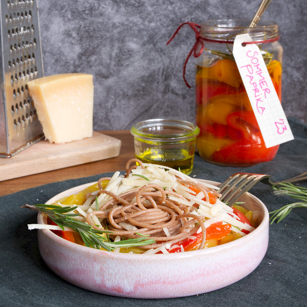 Spaghetti mit eingekochten Paprika